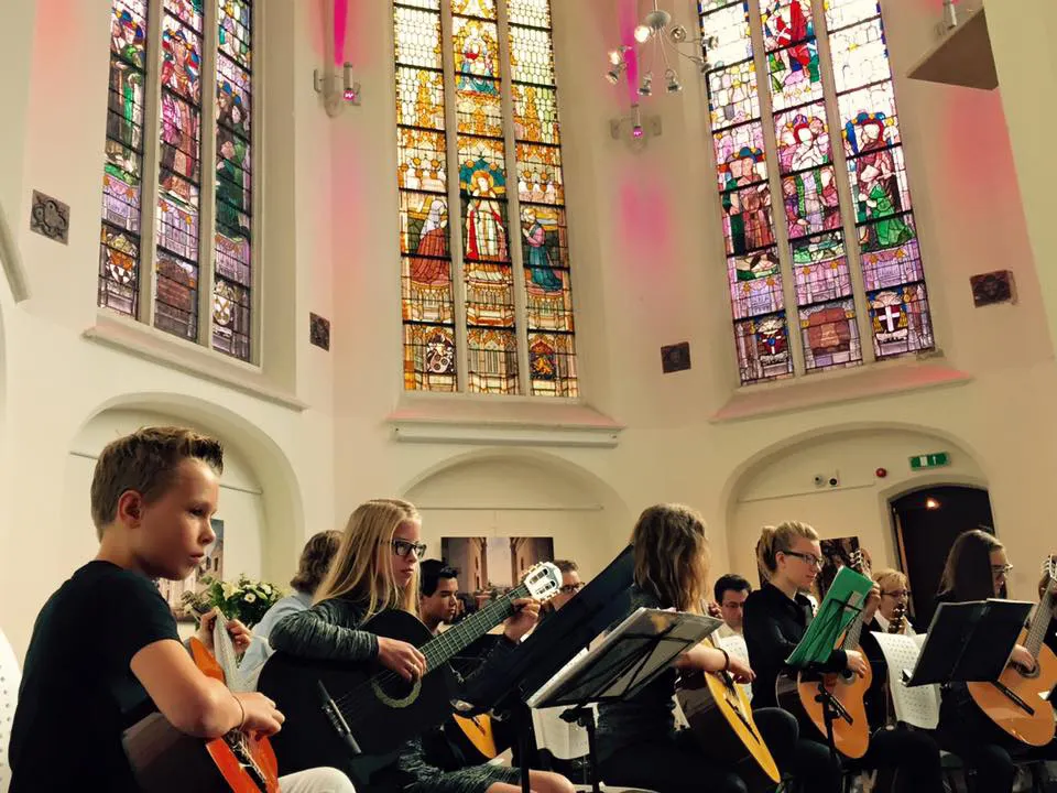 Muziek groep door Karin huijzendveld